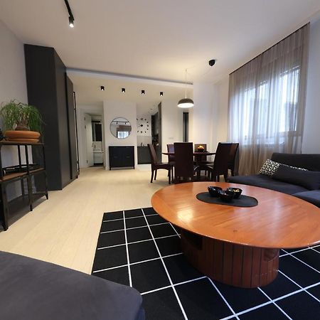 Modern Apartment In The Heart Of Beograd Bagian luar foto