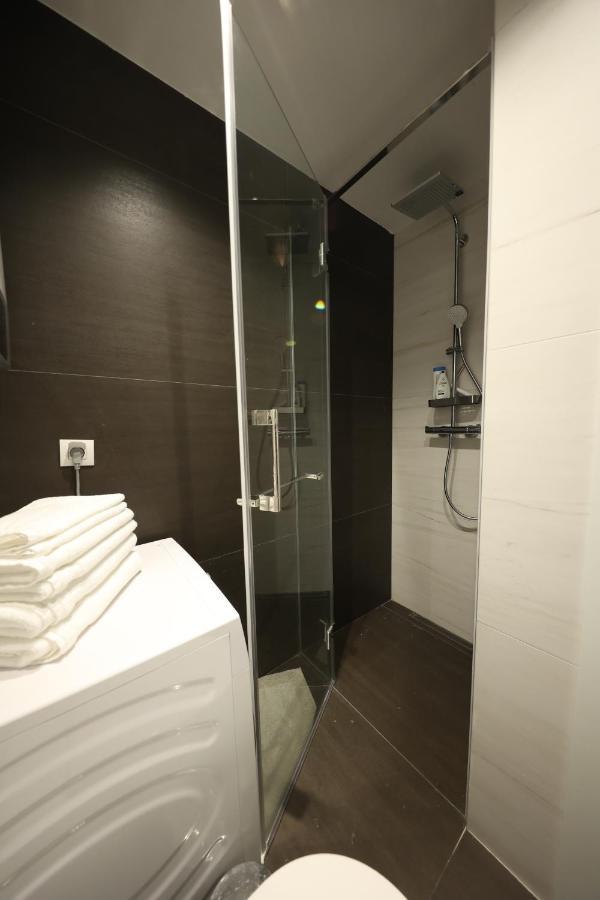 Modern Apartment In The Heart Of Beograd Bagian luar foto
