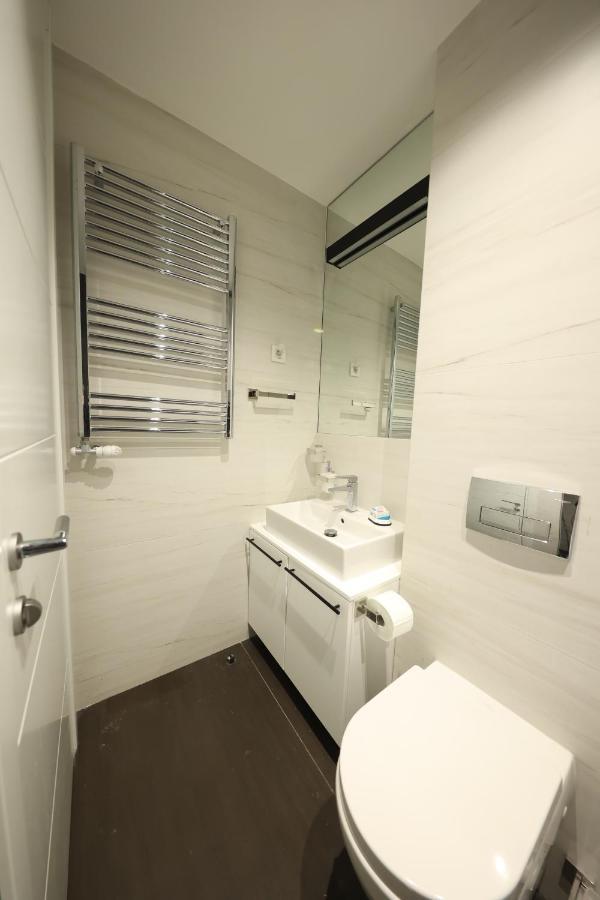 Modern Apartment In The Heart Of Beograd Bagian luar foto